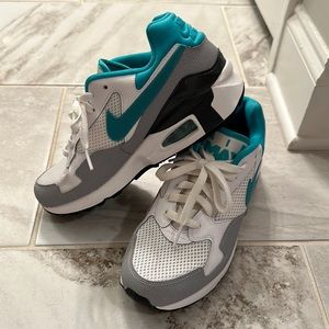 Nike Air Max ST Womens Lace Up Low Top Gray Teal Running Shoes Size 8
